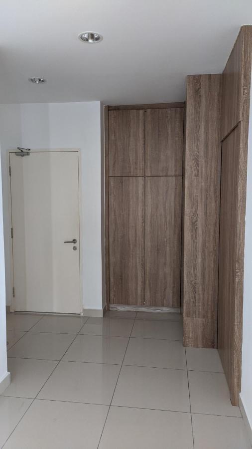 25Th At Manone Apartment George Town Ngoại thất bức ảnh